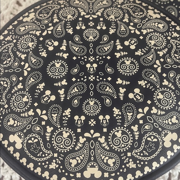 Loungefly Disney Mickey Mouse Bandana Crossbody NWT - Picture 2 of 3